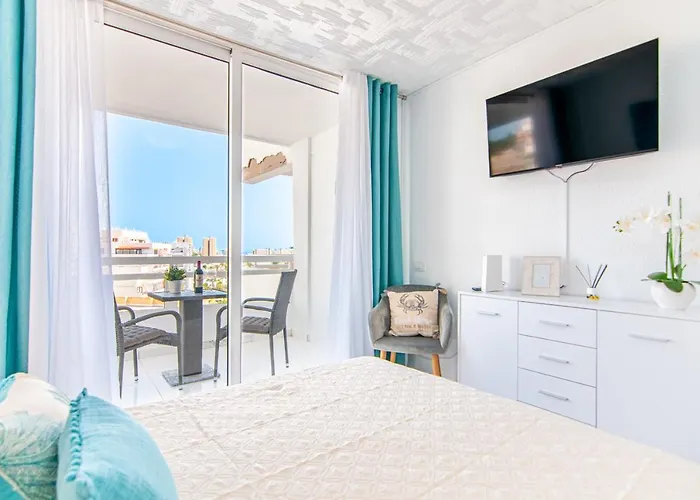 Cosy In Playa De Americas Ph10 *