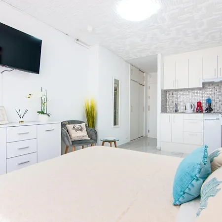 Cosy In Playa De Americas Ph10