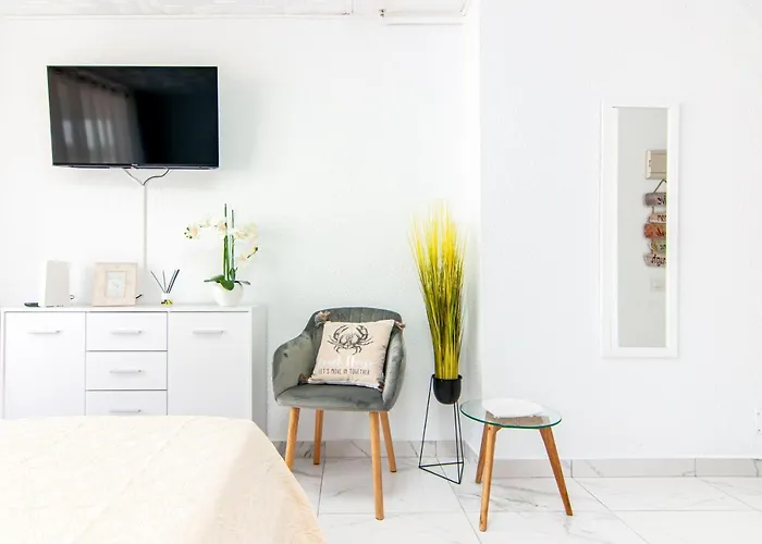 Cosy In Playa De Americas Ph10