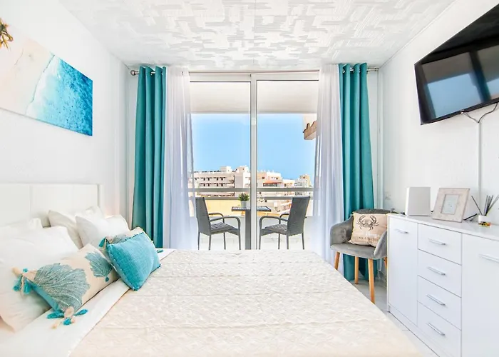 Cosy In Playa De Americas Ph10 *