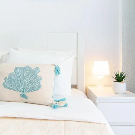 Cosy In Playa De Americas Ph10 *